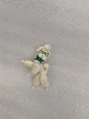 Vintage Articulated Poodle Brooch – Wiggly Head & Green Bow